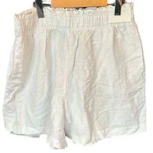 H&M white linen blend shorts size large